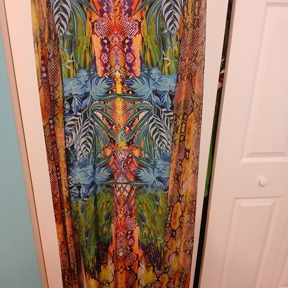 Stunning Dress - Picture 4 of 4